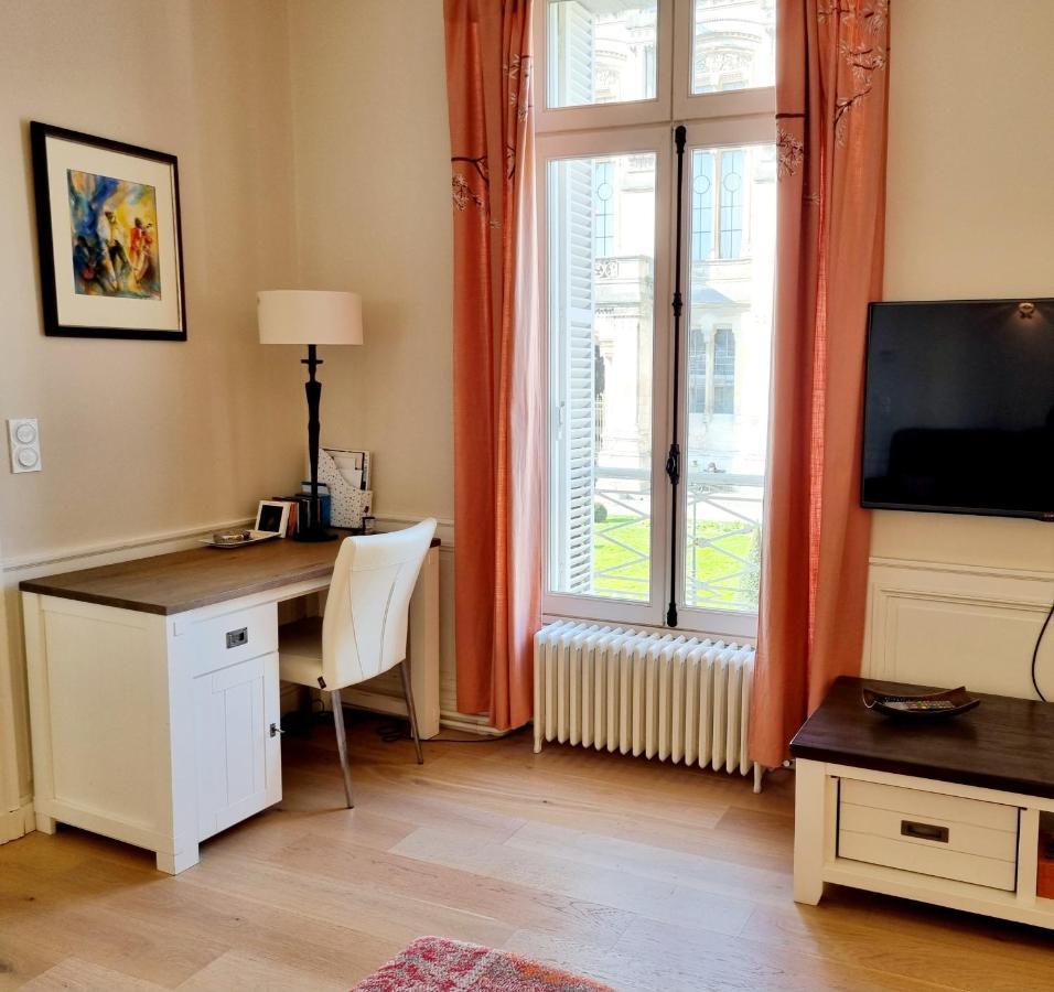 Face A L'Hotel De Ville Grand Et Lumineux Appartement Angoulême Eksteriør billede