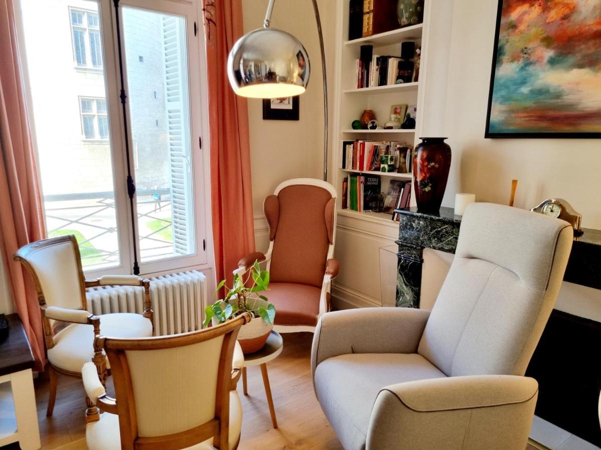 Face A L'Hotel De Ville Grand Et Lumineux Appartement Angoulême Eksteriør billede